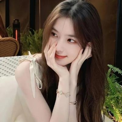 9顶假发的女孩